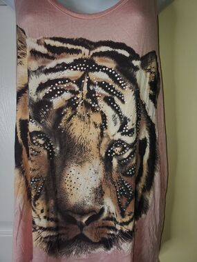 🐯🩷 Joyce Leslie Pink Tiger Rhinestone Top | M